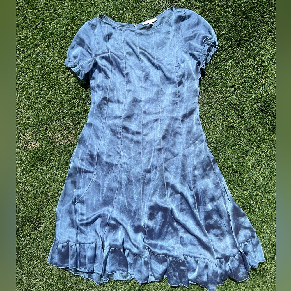 Summer dress that ends a few inches below the knees (I’m 5’7”)